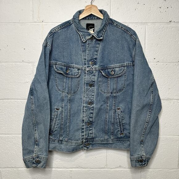 Vintage Lee Riveted Denim Trucker Jacket “Light Wash” - Picture 1 of 6